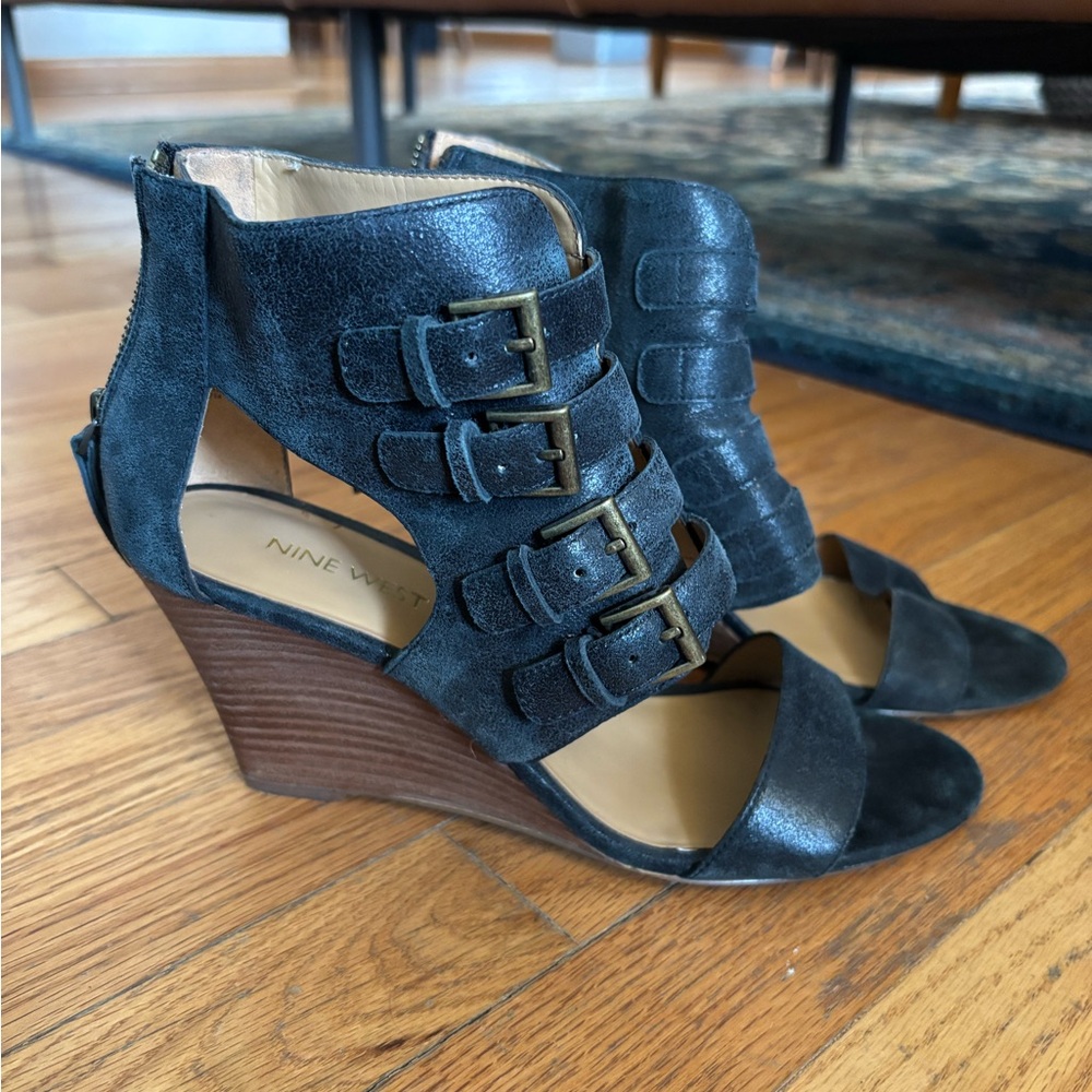 Nine West Black Wedge Sandals with Textured Leather